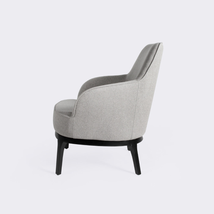 마인 라운지 체어. Mine lounge chair